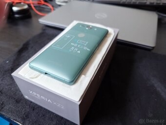 Prodam sbirku chytrych telefonu Sony Xperia - 6