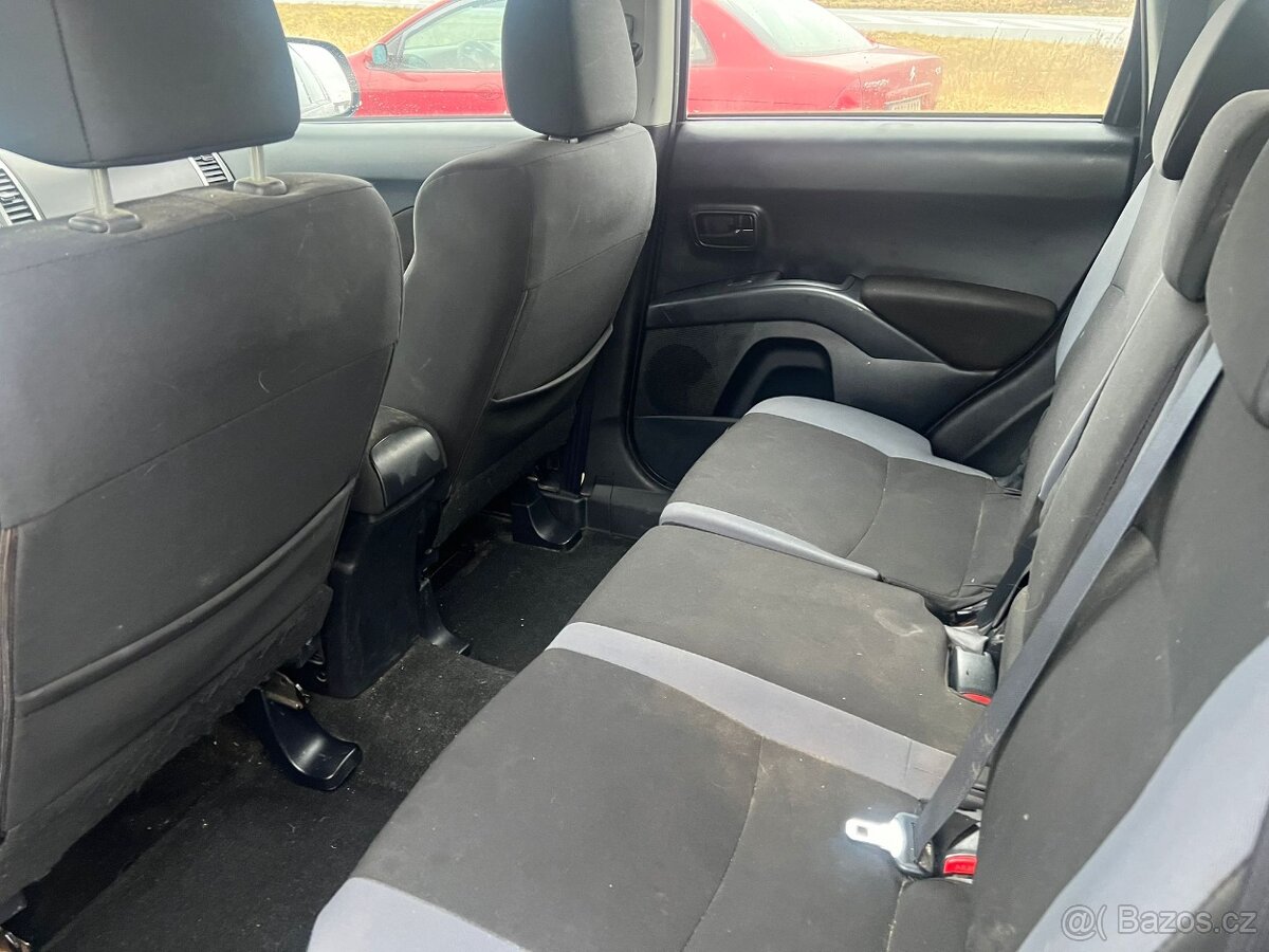 Mitsubishi Outlander 2.0 Di-D 4WD 103kW - 6