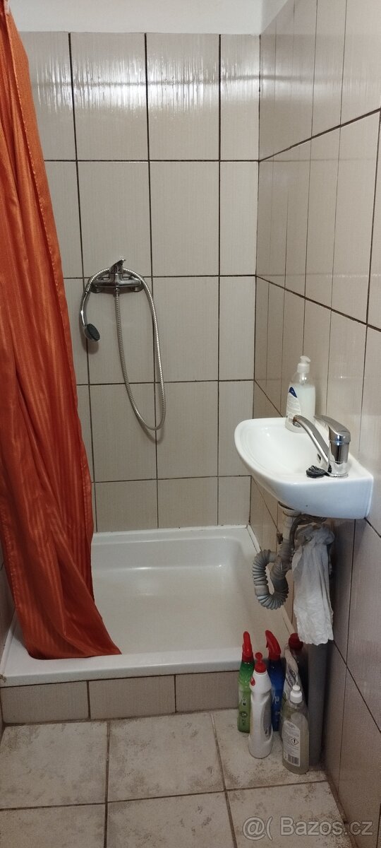 Velké Bílovice-pronájem chaty s loďkou - 6