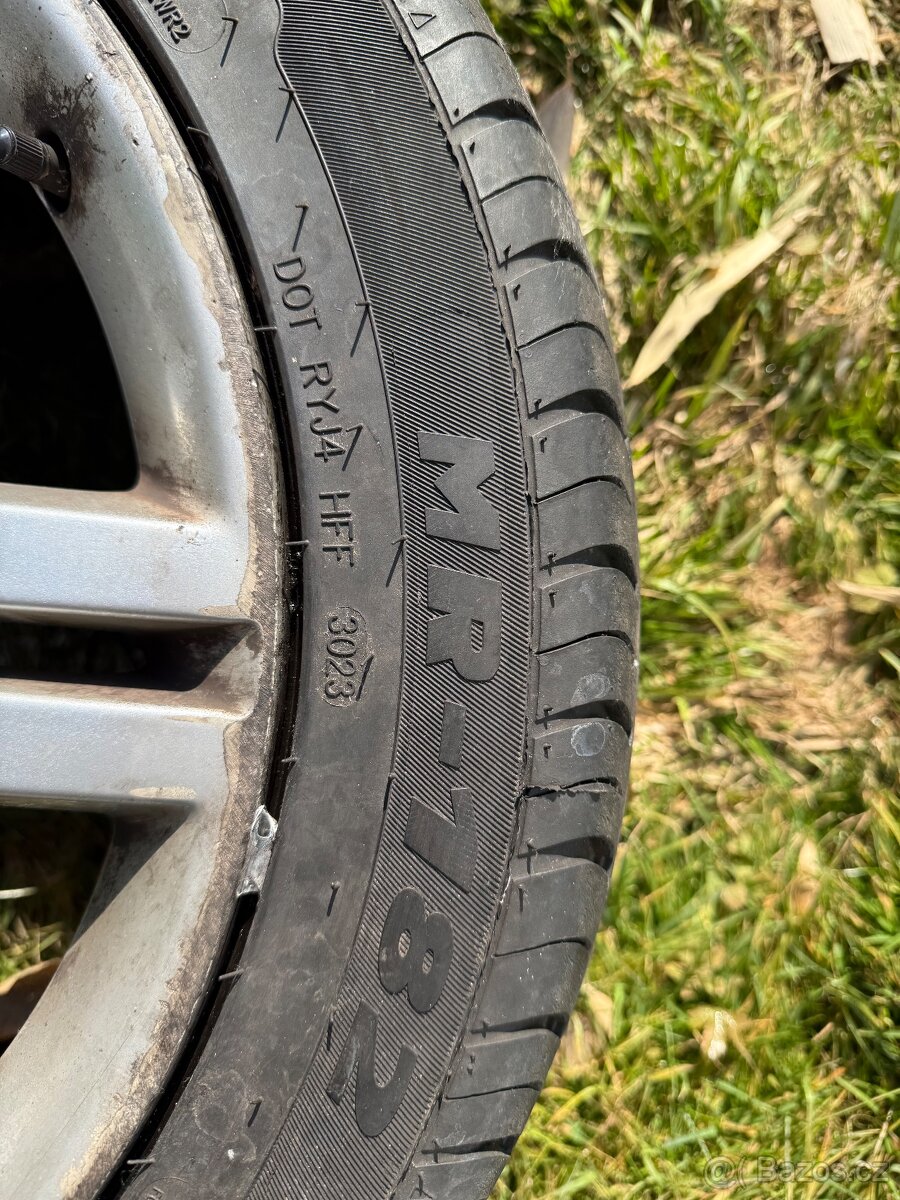 Alu kola Audi 235/45 R17 - 6