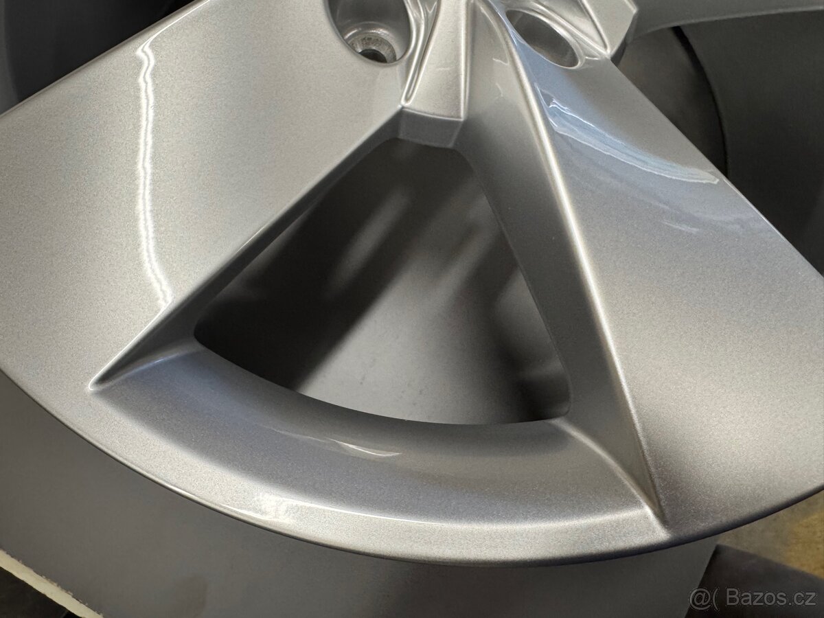 Alu disk Ratikon 57A 601 025 nový top stav - 6