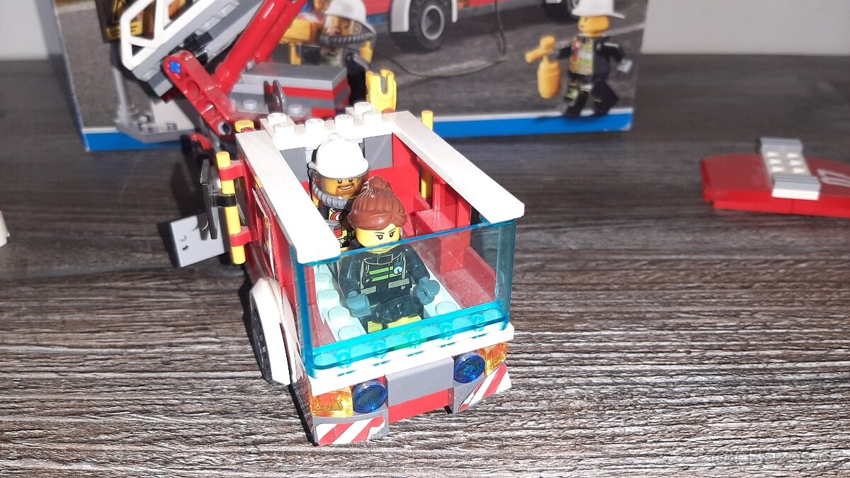 lego CITY 60107 hasiči - 6