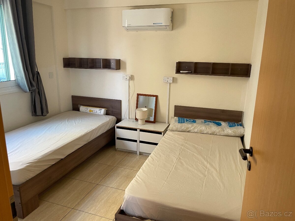 KYPR - LARNAKA, byt 3+1 s terasou, bazénem a park. stáním - 6