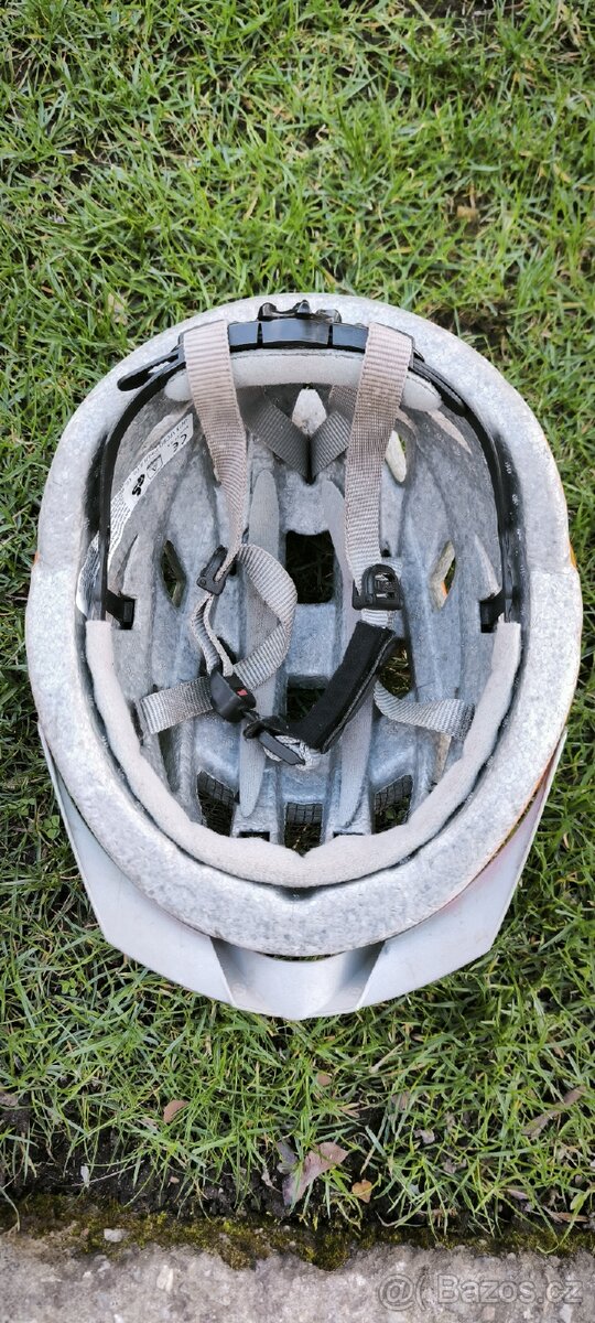 Cyklistická junior Uvex přilba - 6