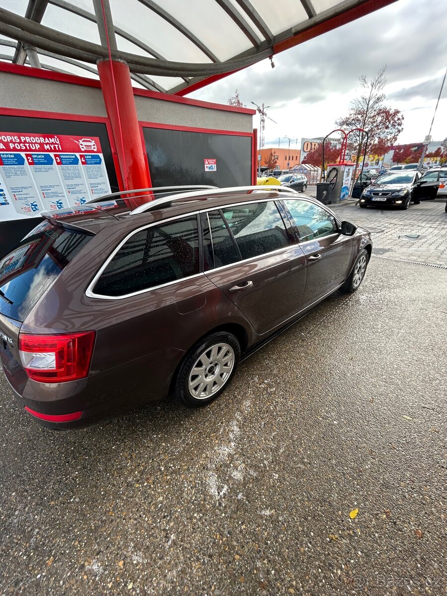 ŠKODA OCTAVIE III 2.0 TDI 110 KW - 6