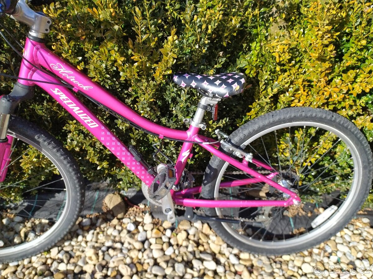 Dívčí kolo Specialized Hotrock velikost 24" - 6