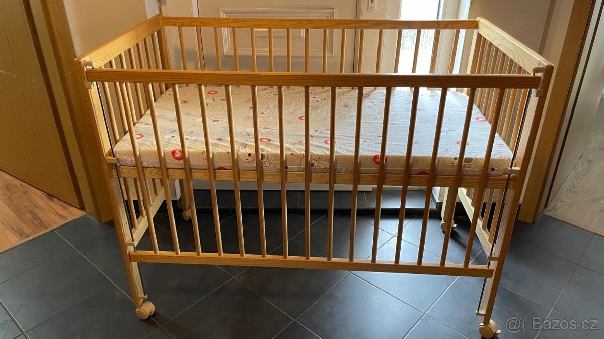 Dřevěná dětská postýlka české značky - 6