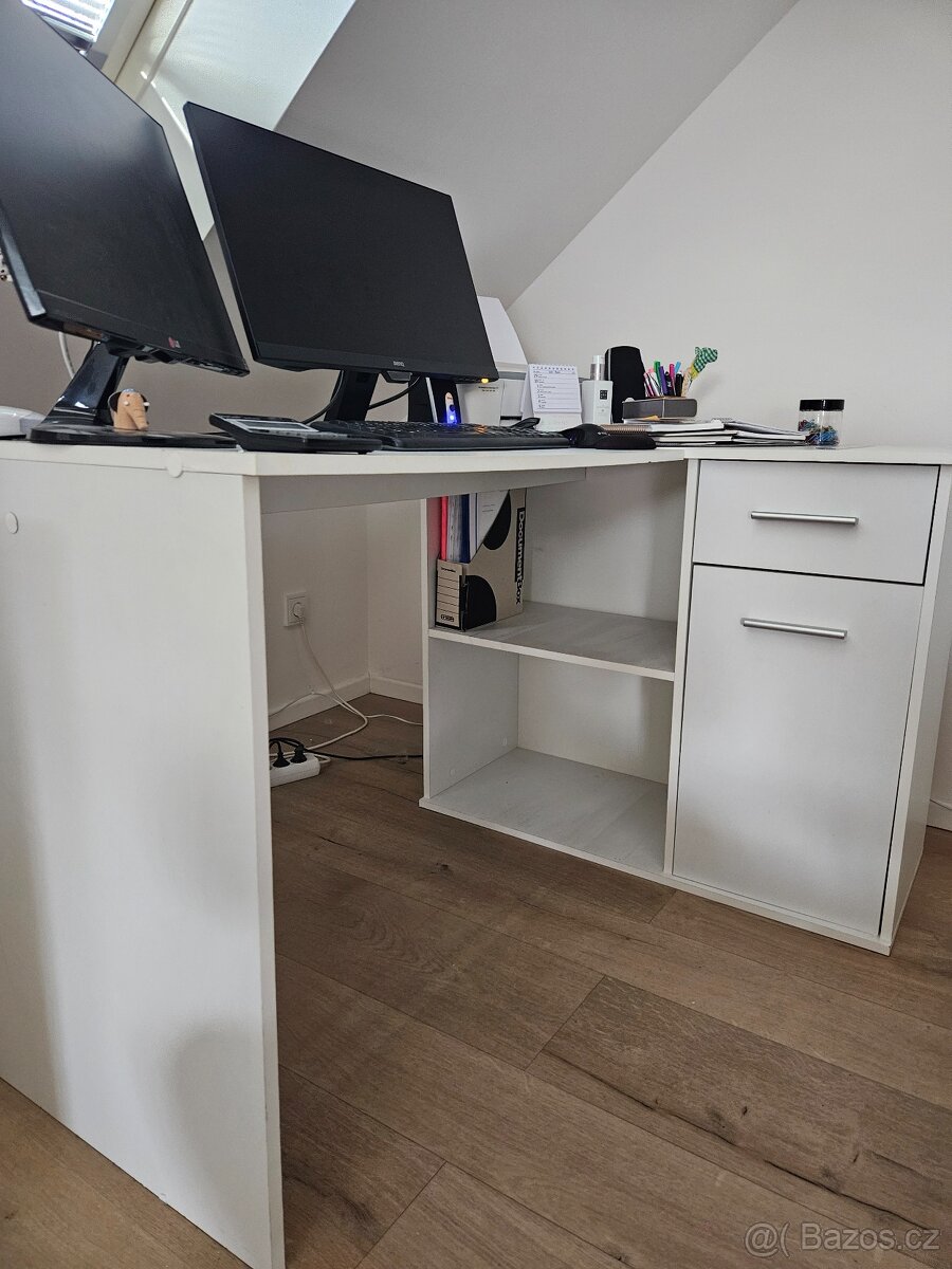 Pracovní stůl + židle - 6