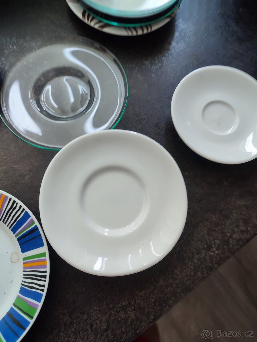 Podšálky, šálky, dózy na cukr - 6