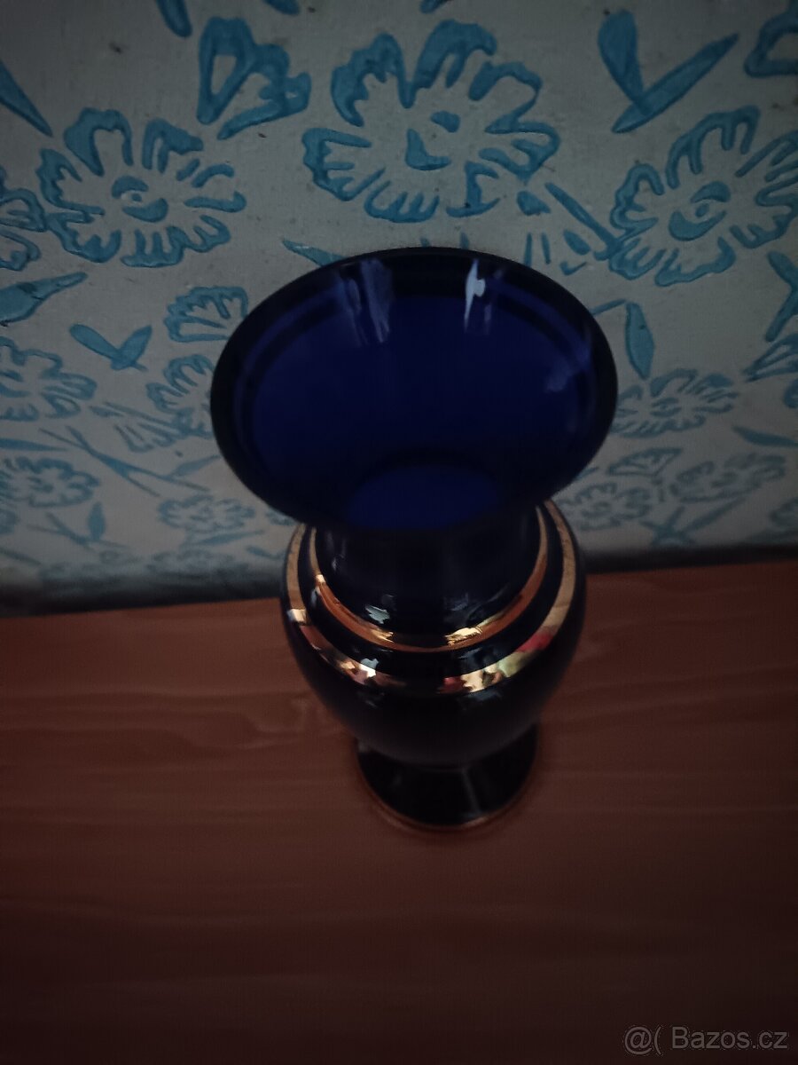 Modrá skleněná váza s vzorem - 6
