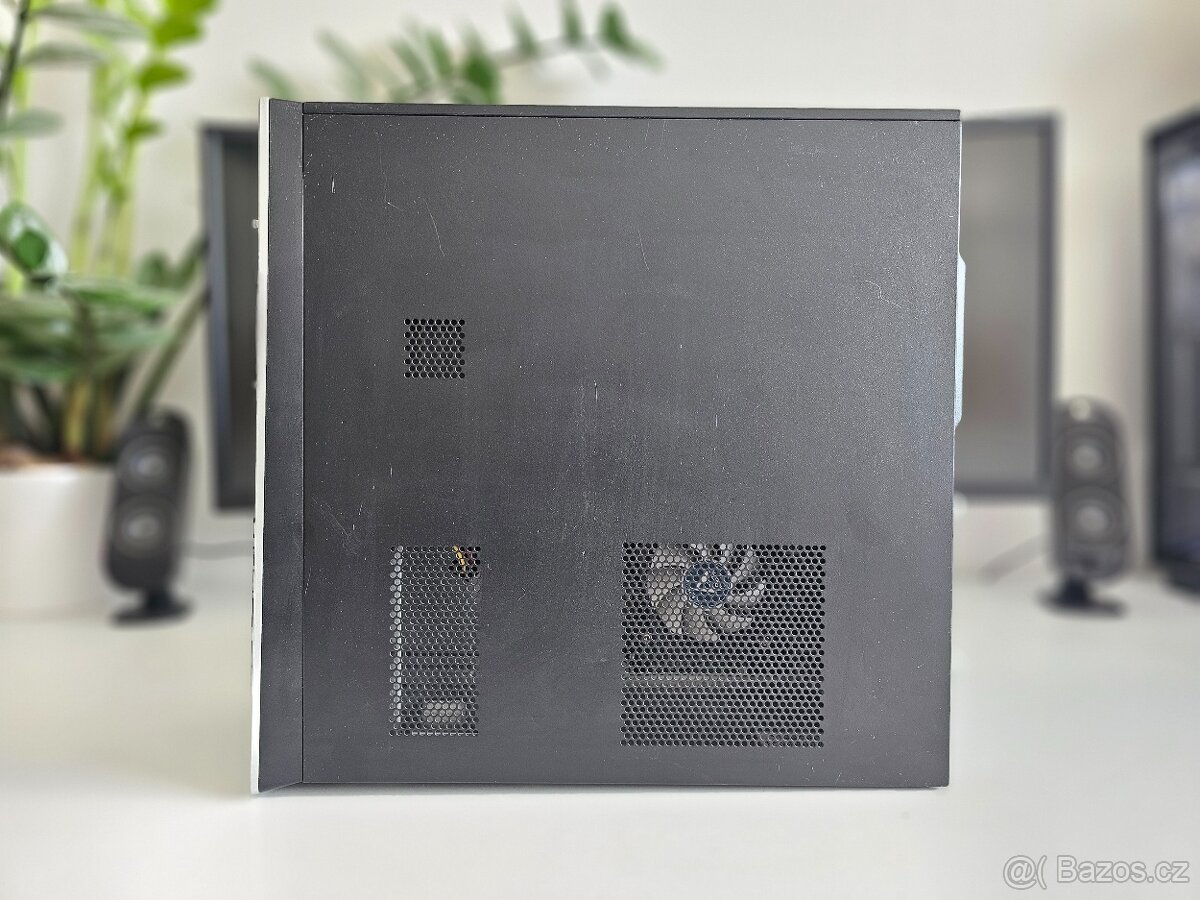 Kancelářský PC s monitorem - AMD, 6GB RAM, SSD - 6