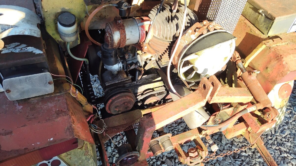 Traktůrek, malotraktor s radlicí - 6