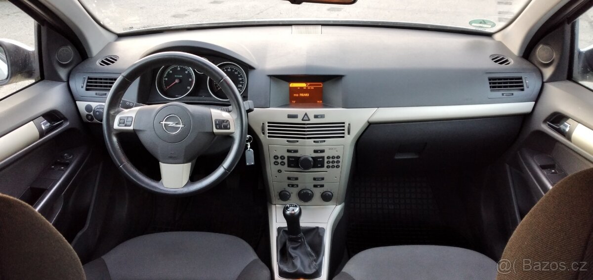 Opel Astra caravan 1,3CDTI 2008 1.majitel klima - 6