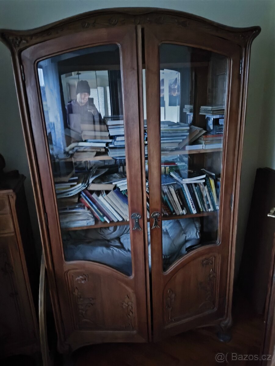 Starožitný nábytek - 6