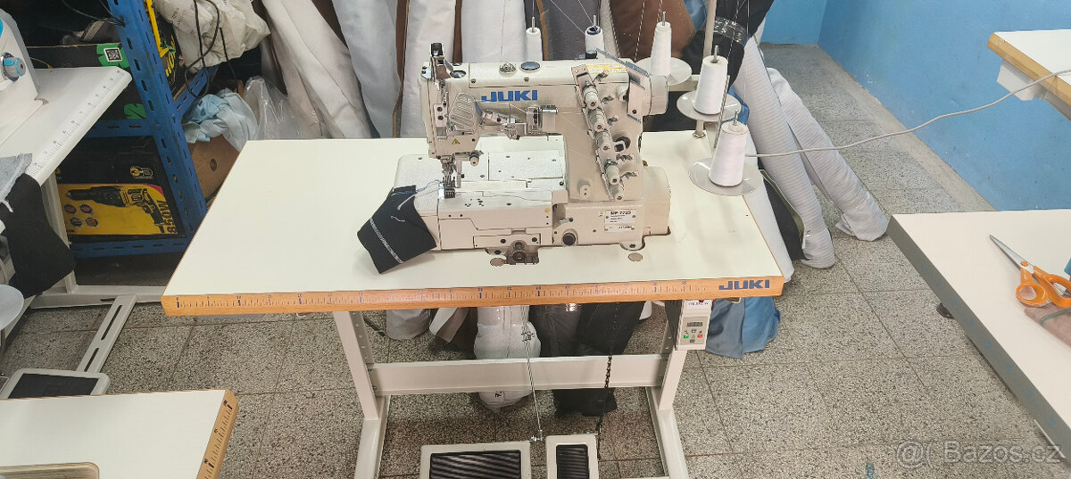 Průmyslový coverlock Juki MF-7723 U10-B64 - 6