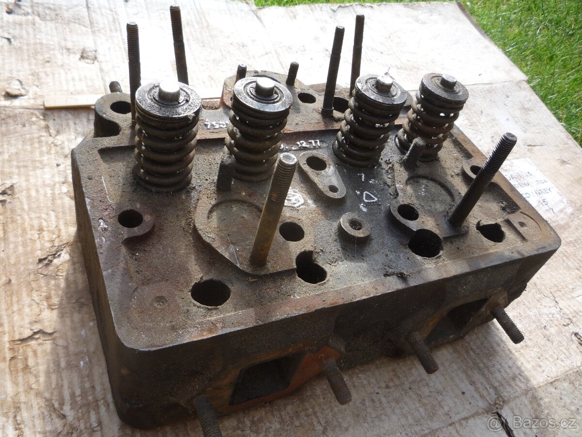 prodám díly na traktor Zetor 25. Sací potrubí se žhavící spi - 6