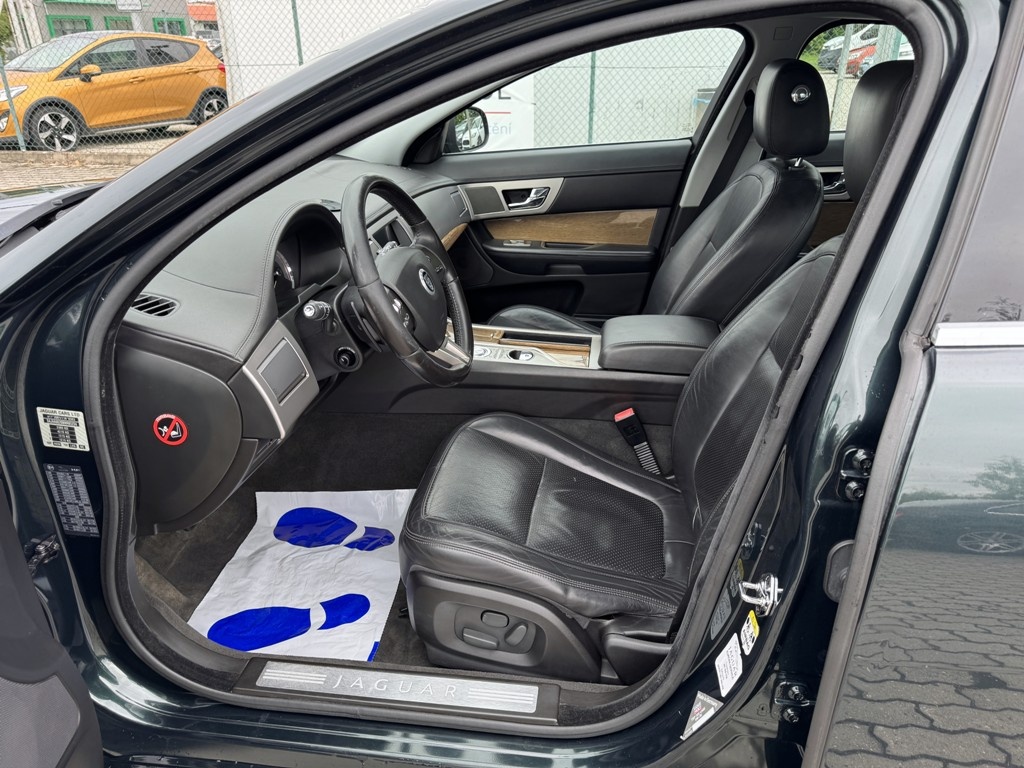 Jaguar XF, 3.0D 202 kW automat - 6