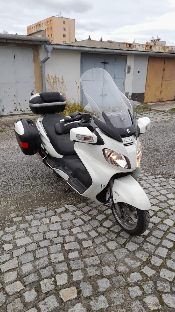 Suzuki Burgman 650 - 6