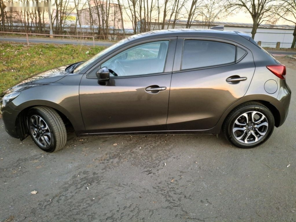 Mazda 2,1.5 benzin 66 kw max. výbava - 6