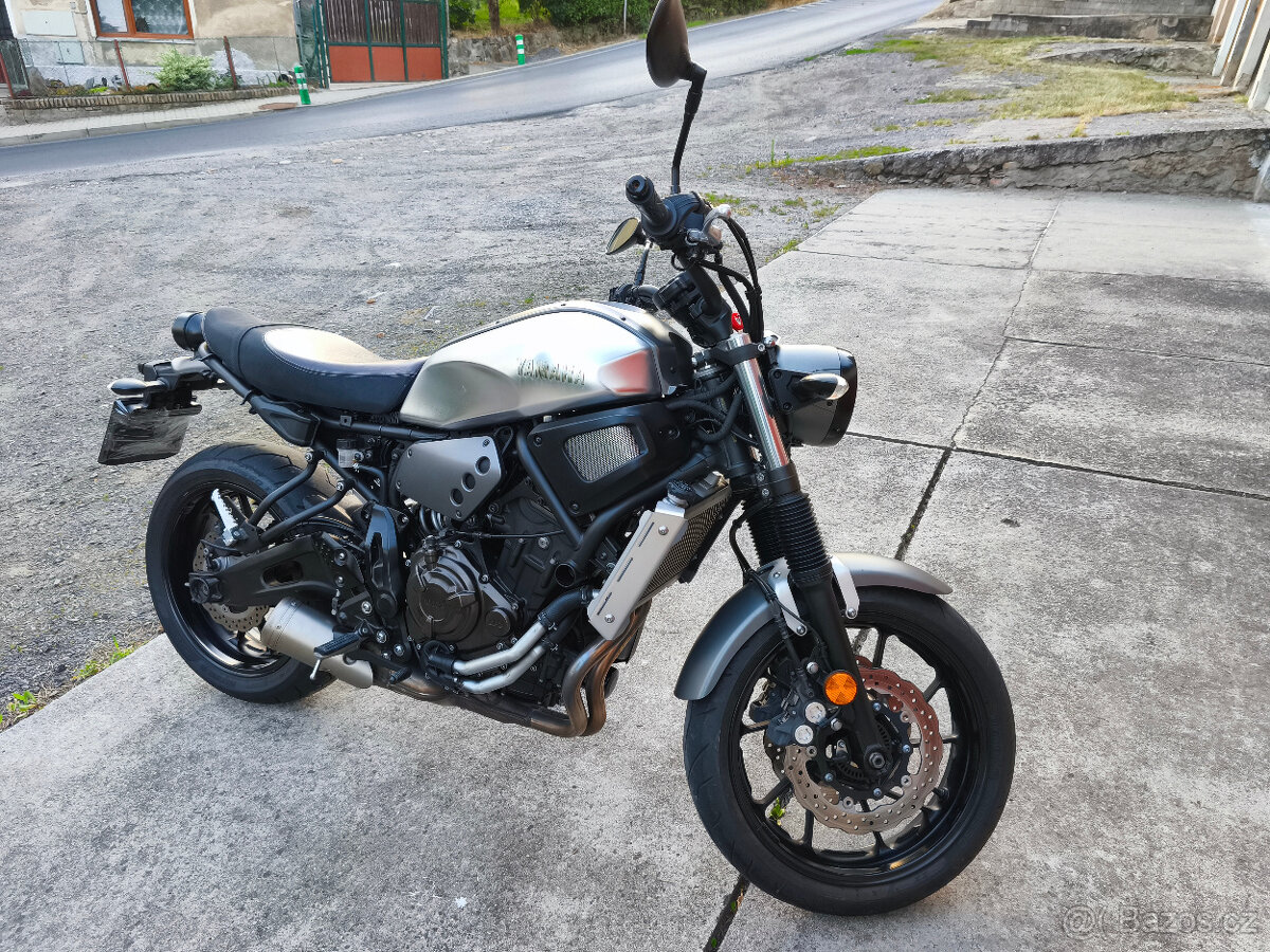 YAMAHA XSR 700 - 6