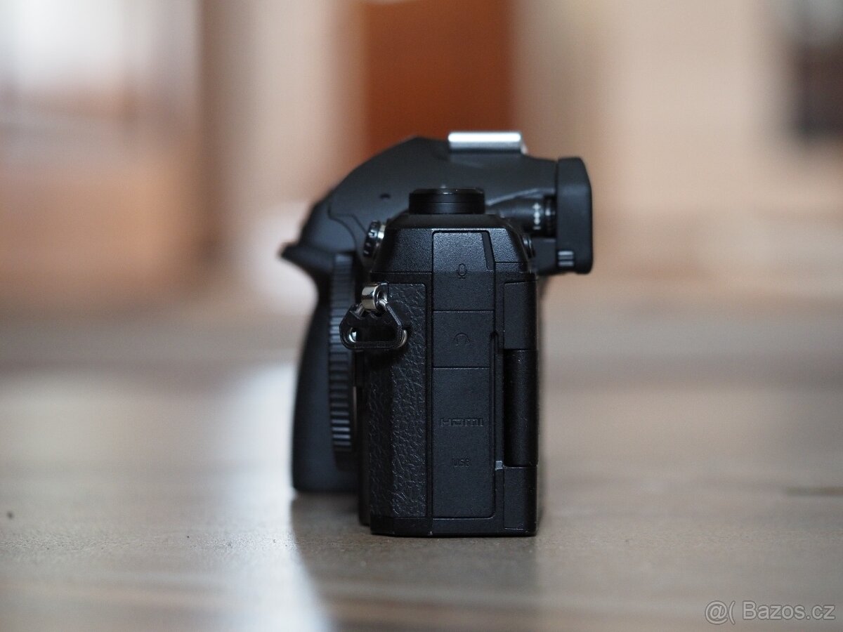 Prodám fotoaparát Olympus OM System OM-1 top stav - 6