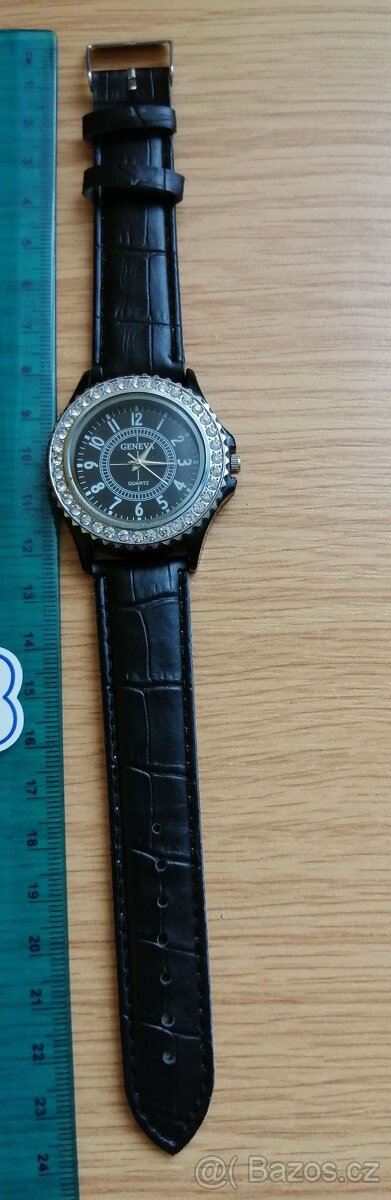 Dámské hodinky zdobené kamínky - 6