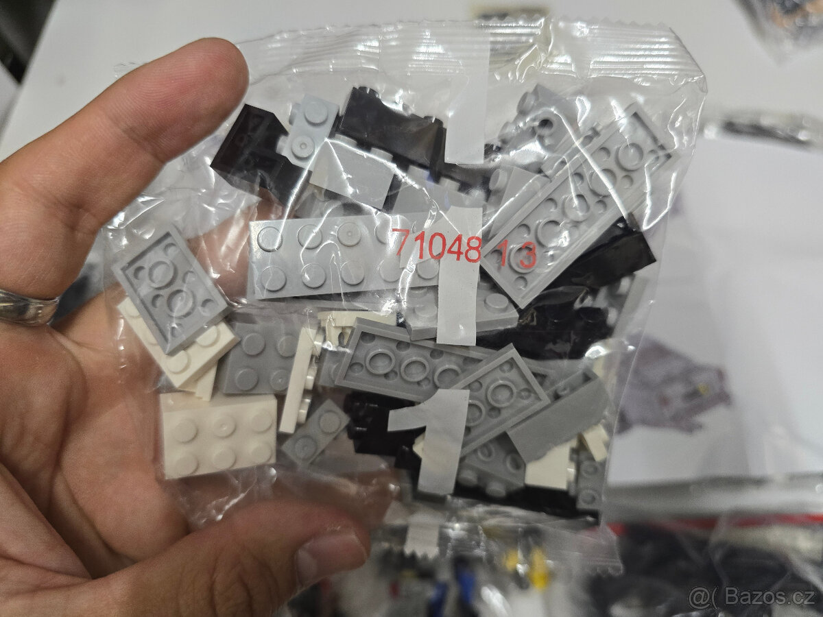 STAVEBNICE Creator Expert 10262 Bondův Aston Martin DB5 - 6