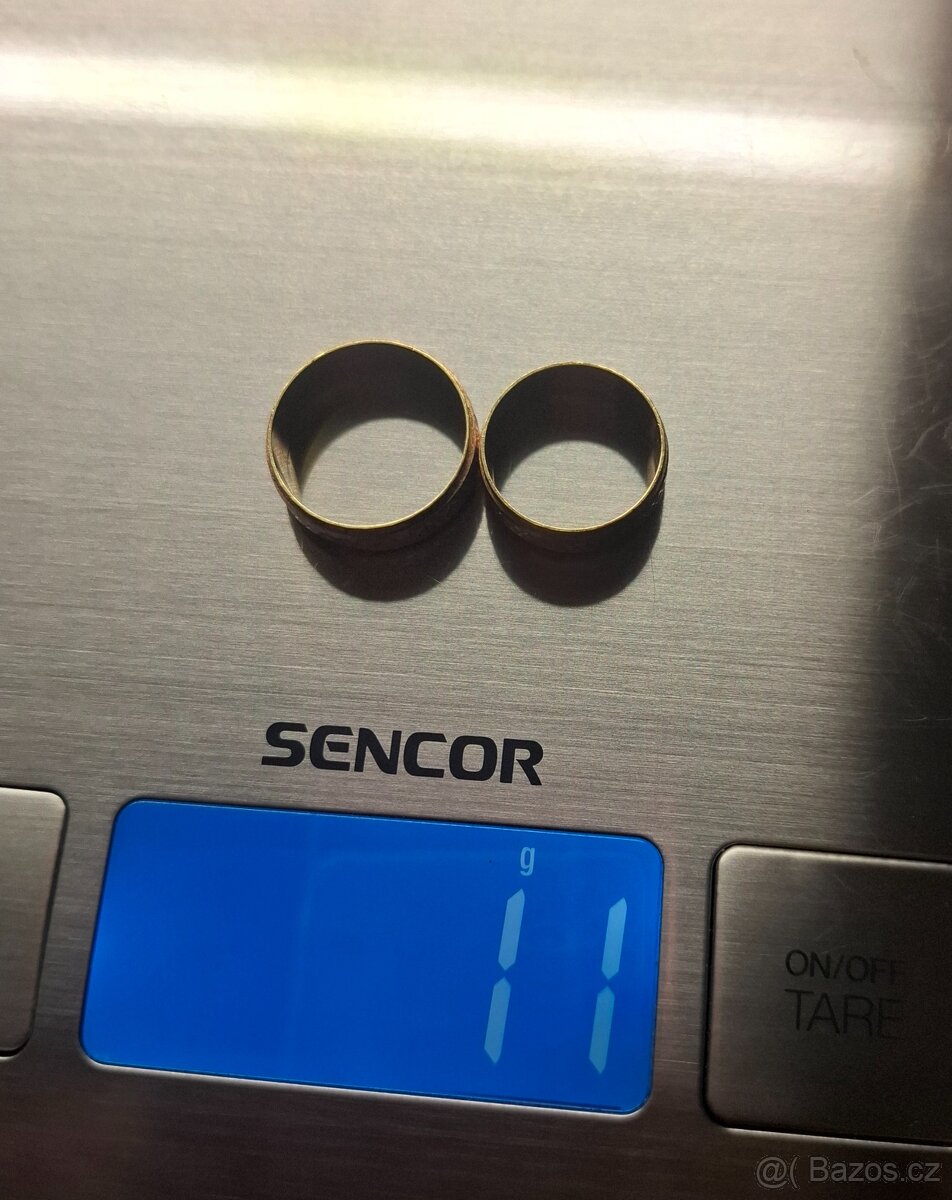 Prodám tyhle krásné snubní zlaté prsteny - 6