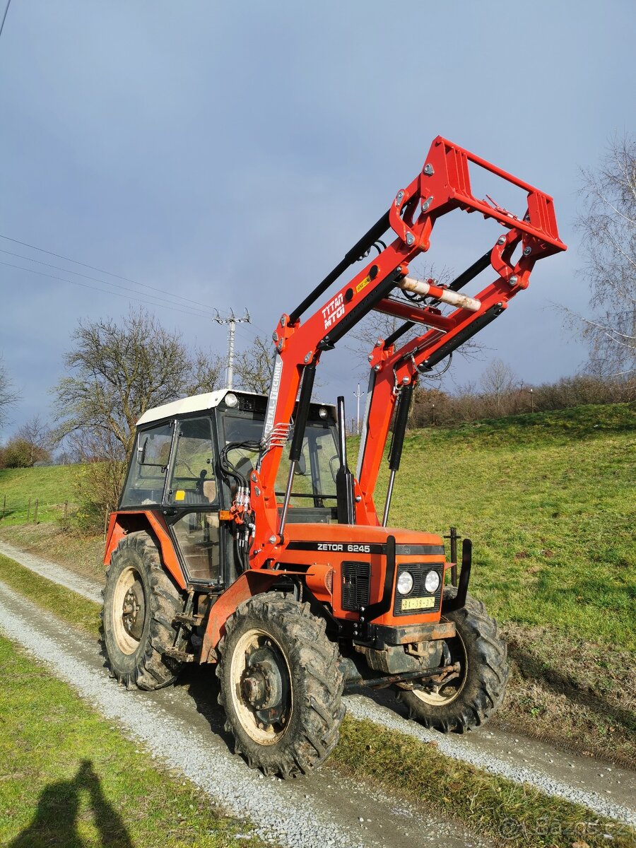 MONTÁŽ ČELNÍCH NAKLADAČŮ NA TRAKTORY, - 6