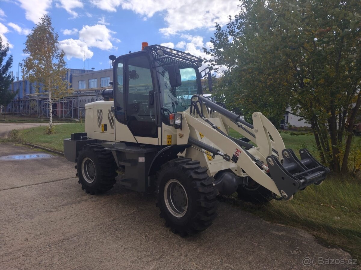 Kolový nakladač TH 922 - 6
