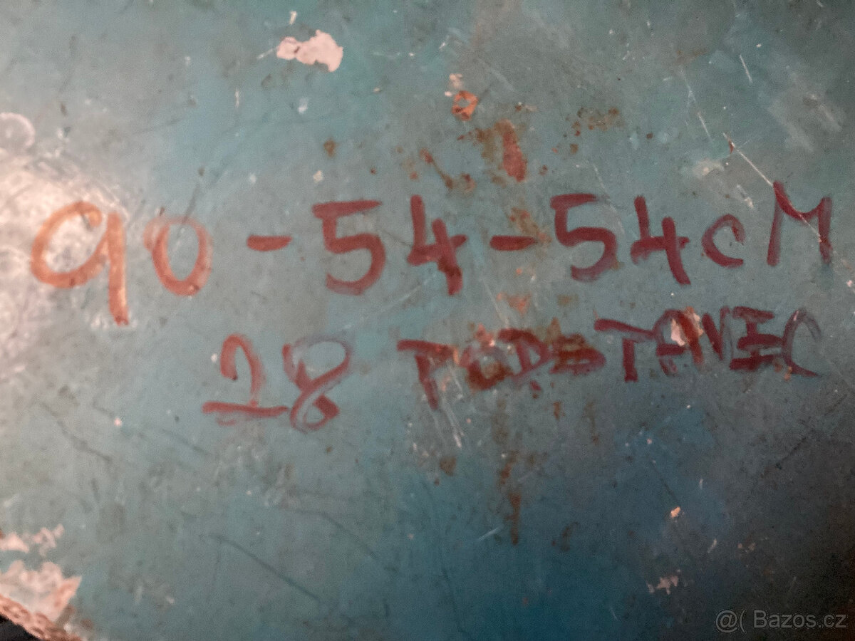 Trezor dvouplášťový starší s podstavcem za 3.000 kč - 6