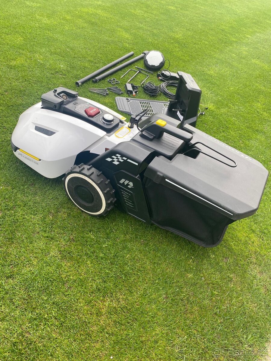 YUKA 2000 s košem (Robotická sekačka s GPS) - 6