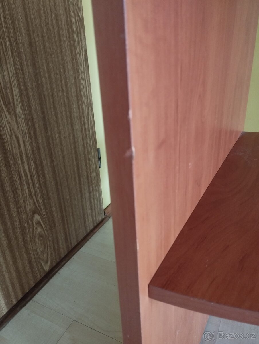 Rohový stolek z dýhy - 6