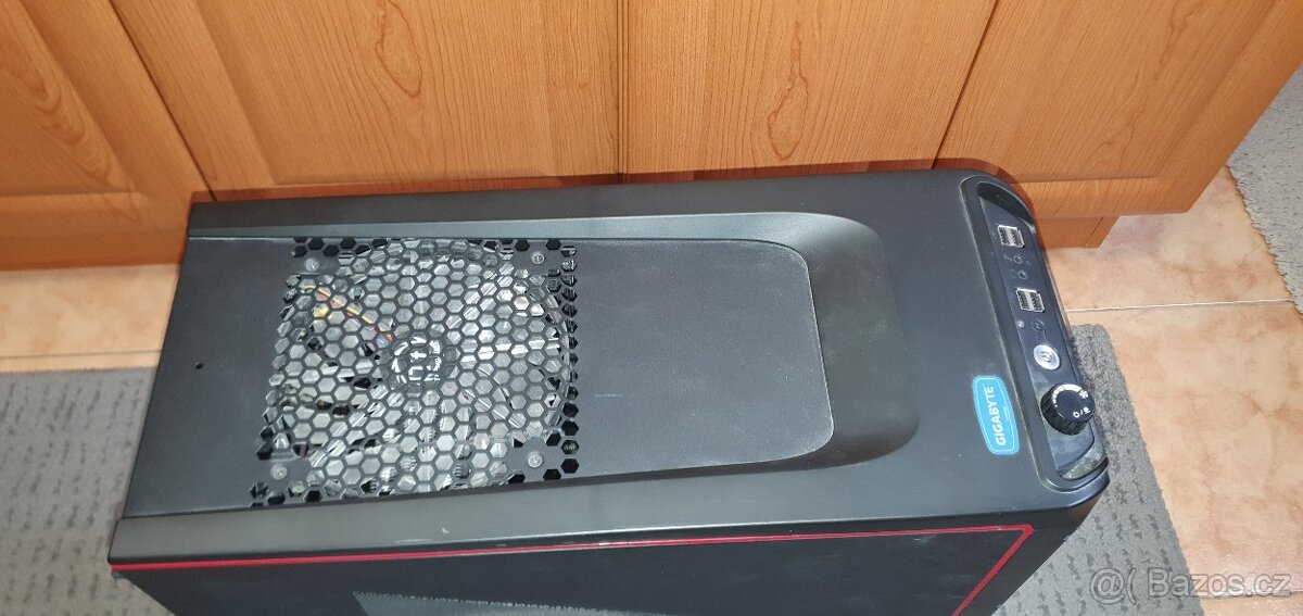 Pc skříň Thermaltake Element G + DVD vypalovačka - 6