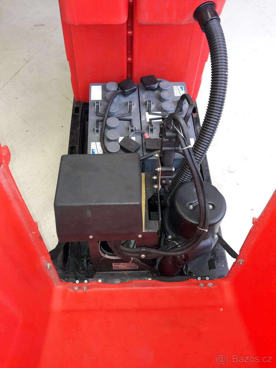 Podlahový mycí stroj Hako B 650 s vl. pojezdem - 6