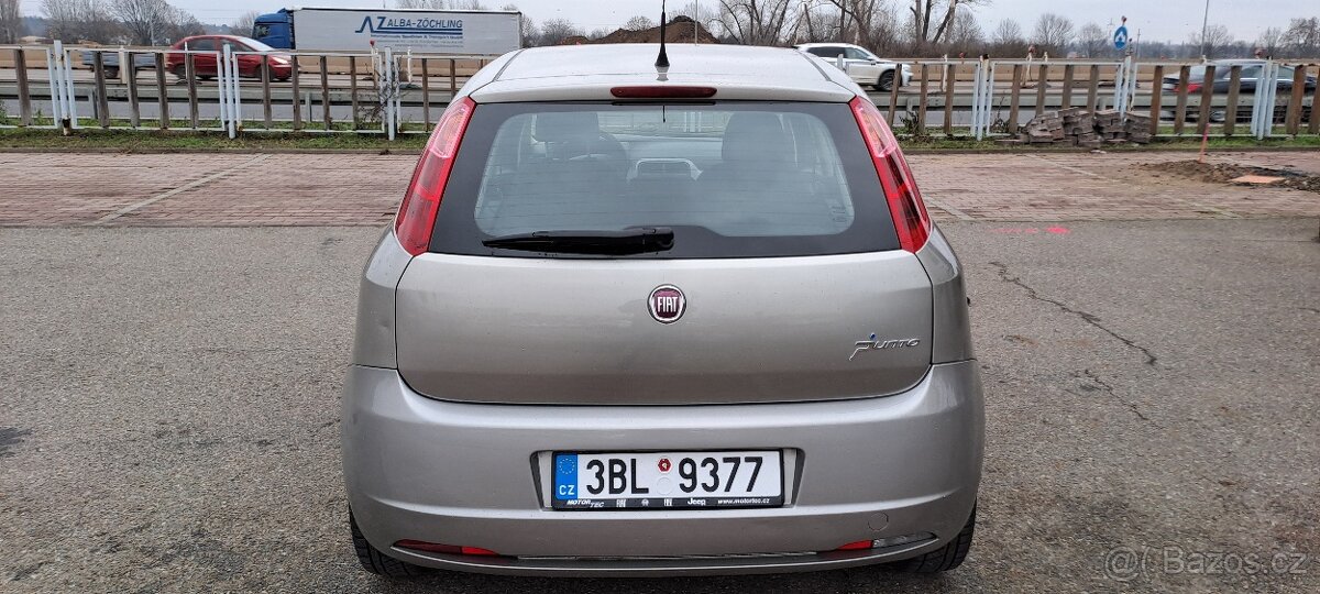 Fiat Grande Punto 1.2 najeto 78 000 km 1 maj. kou v ČR - 6