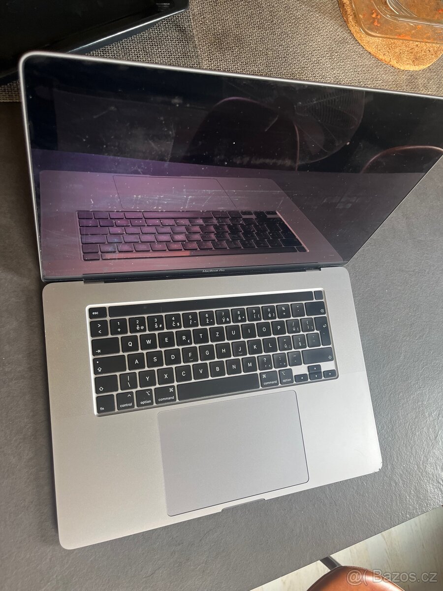 MacBook Pro 16″ (2019, Intel, 2TB SSD) - 6
