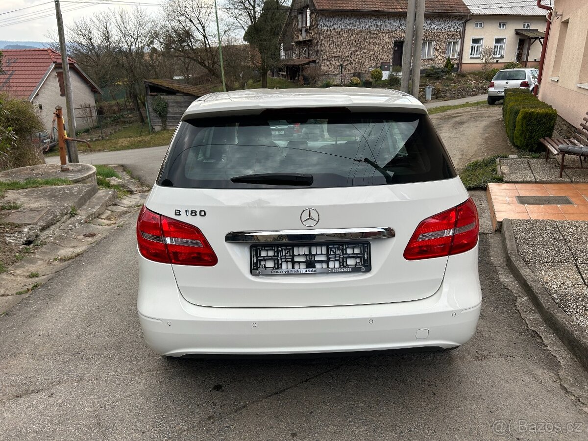 Mercedes-Benz B 180i - 6