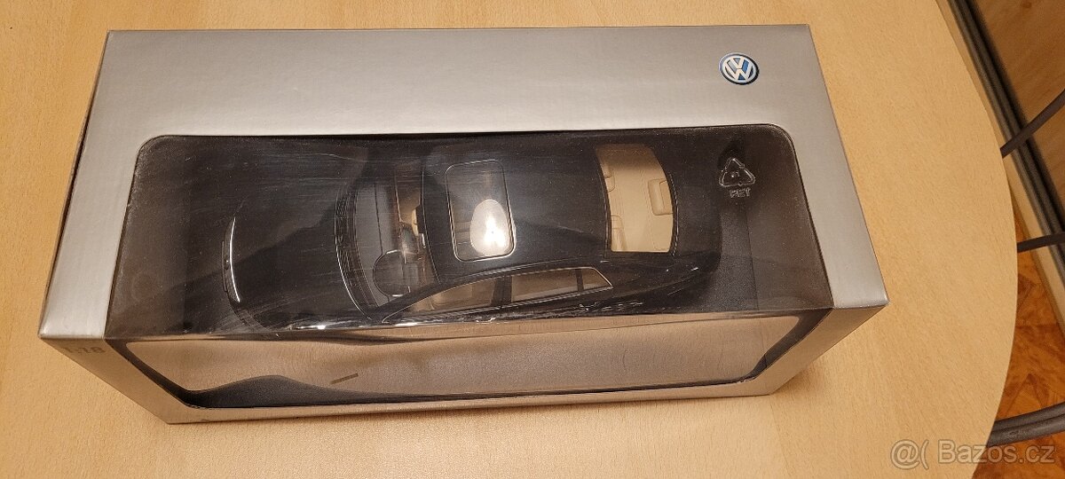 Volkswagen Phaeton model 1:18 originál VW - 6