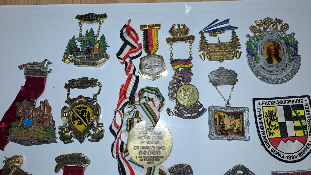 RETRO TURISTICKÉ PLAKETY - 6