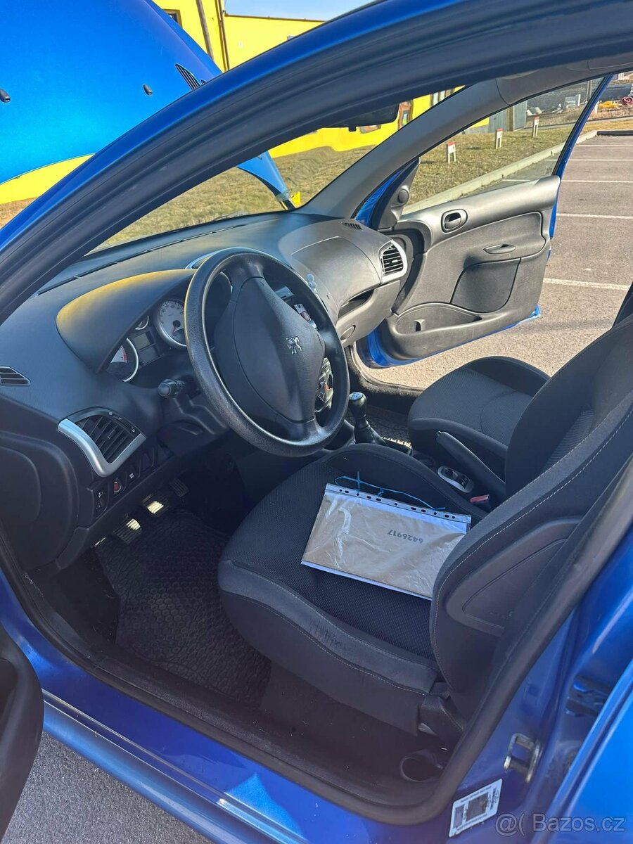 Prodám Peugeot 206 + - 6