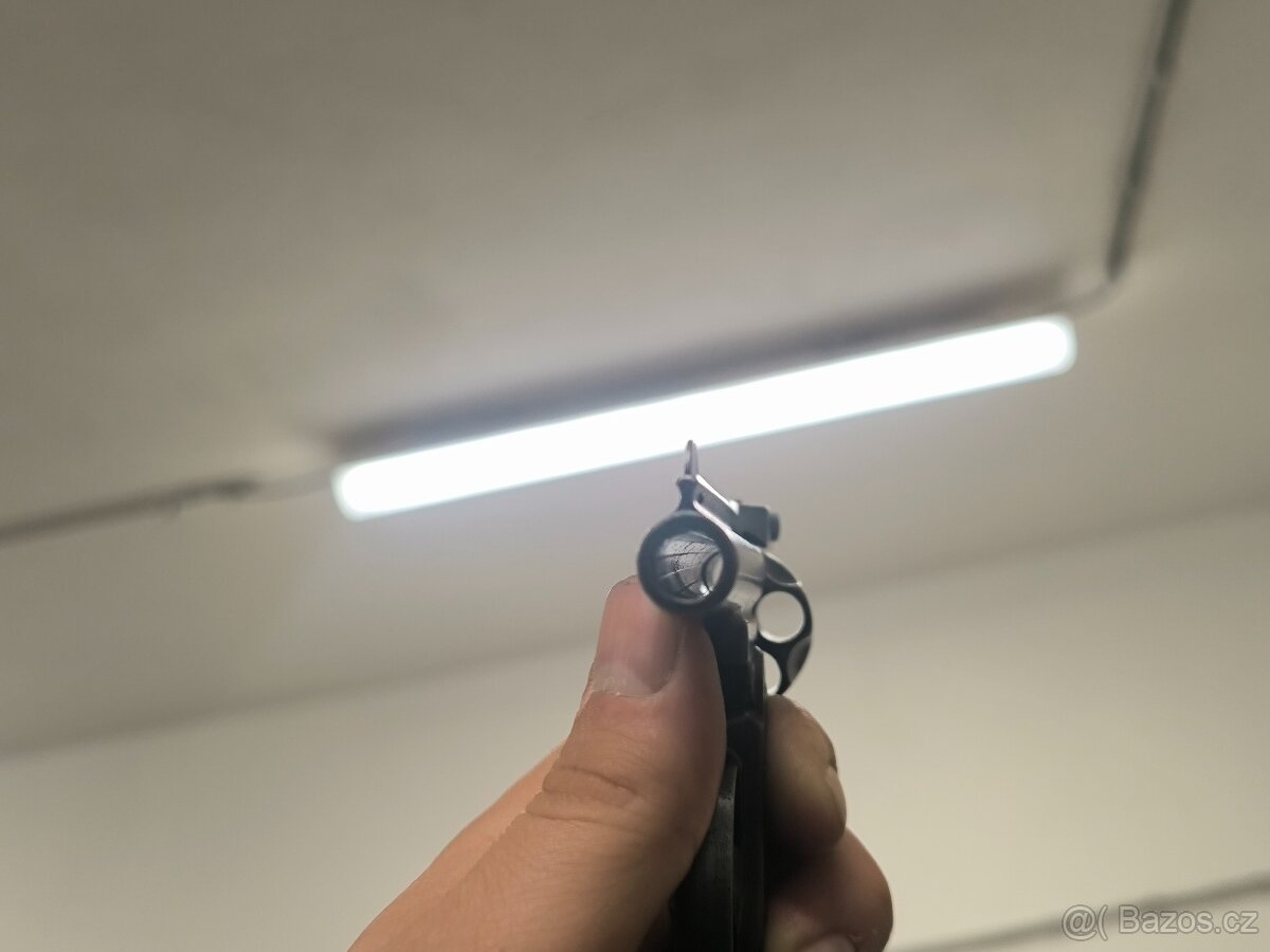 Historický revolver Smith & Wesson DA.32sw - 6