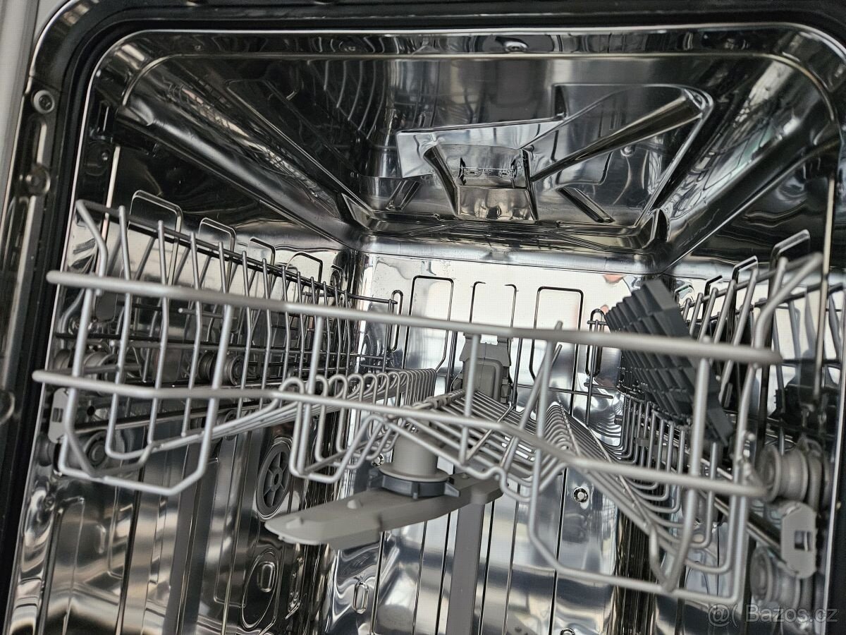 Vestavná myčka Beko 45 cm - 6