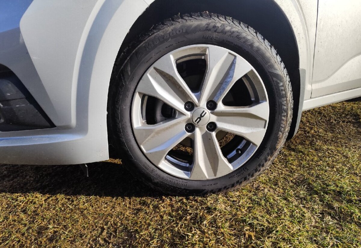 Dacia Sandero 1.0 TCe 67kW Essential - 6