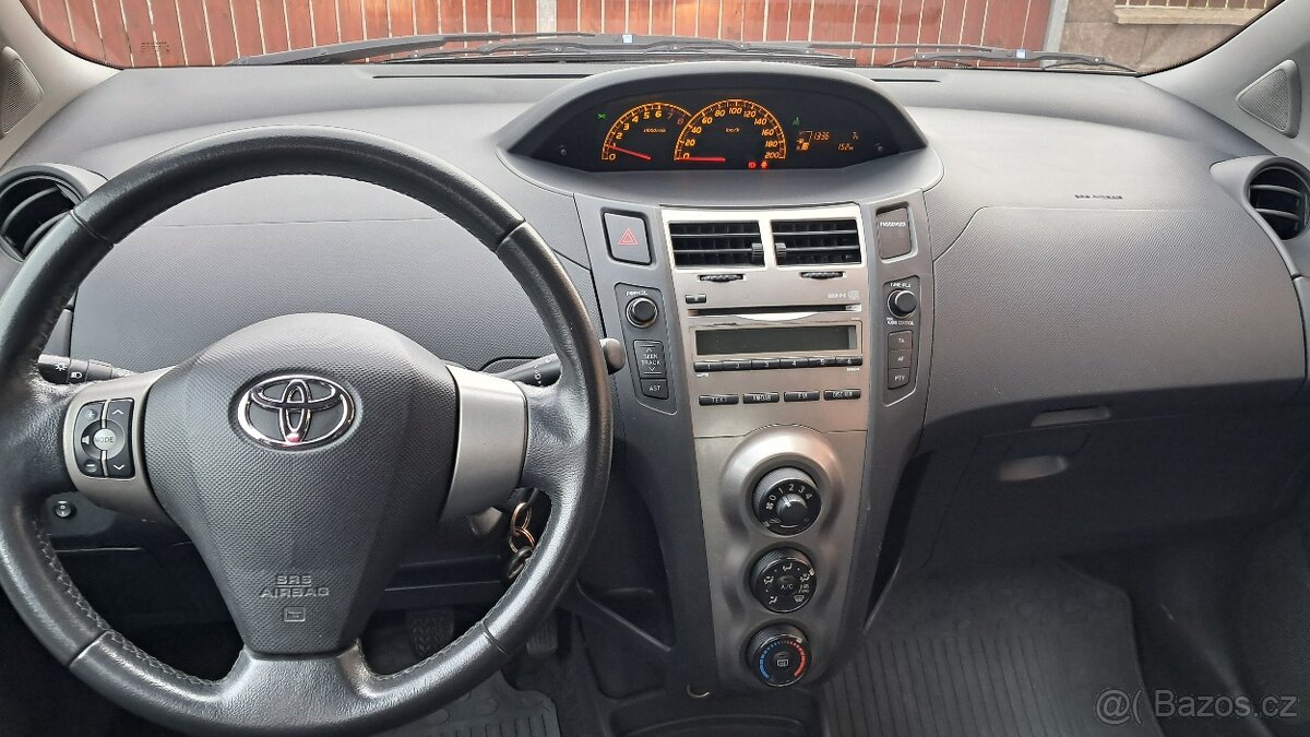 Toyota Yaris, 1.0i / Plný Servis Toyota - 6