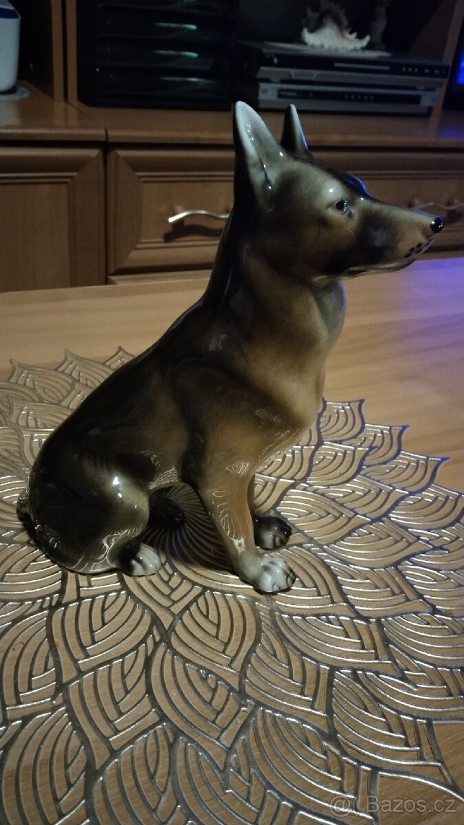 Vlčák socha dux - 6