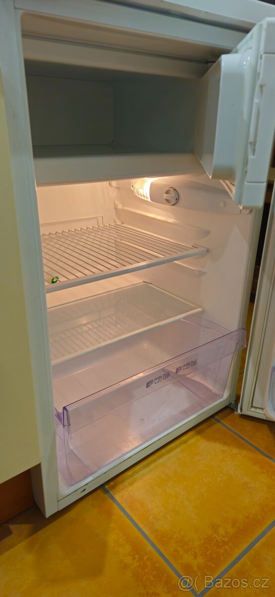 Lednice s mrazákem Zanussi - bílá - 6