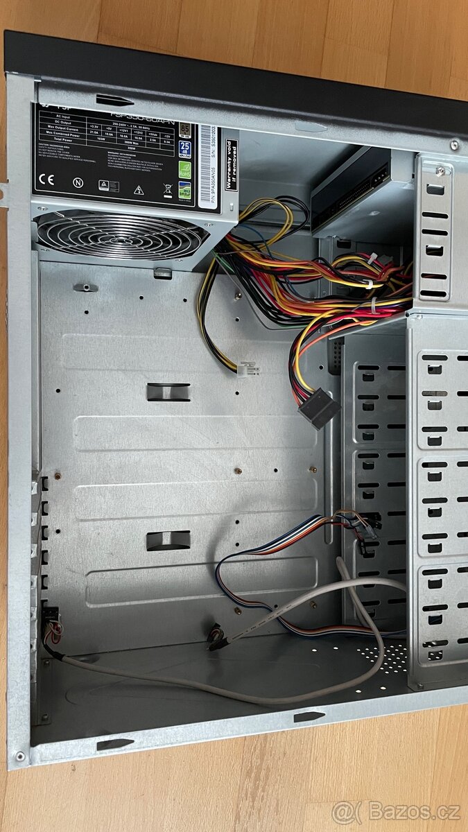 Skříň miditower se zdrojem, pěkný stav - 6