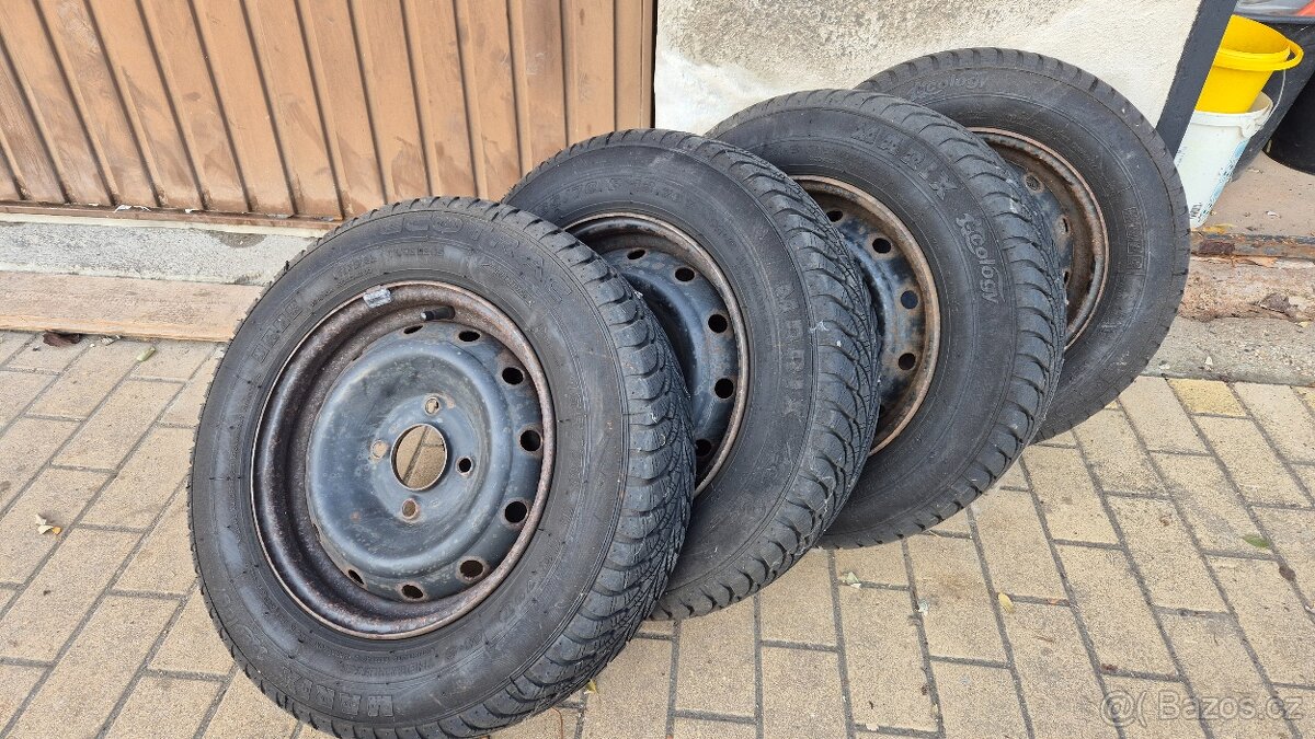 Prodám dvě sady kol včetně pneu - 6