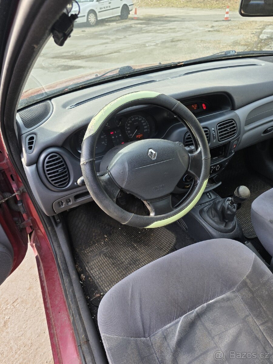Renault Megane 1,6 - 6